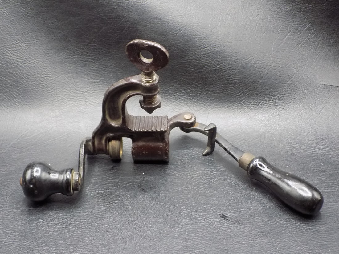 Antique shot gun shell loader: Antique shot gun shell loader. Original patina. In very good original as found condition. Great quality and detail. For in house shipping. Please call Mike at Thriftiques 319-321-0613.