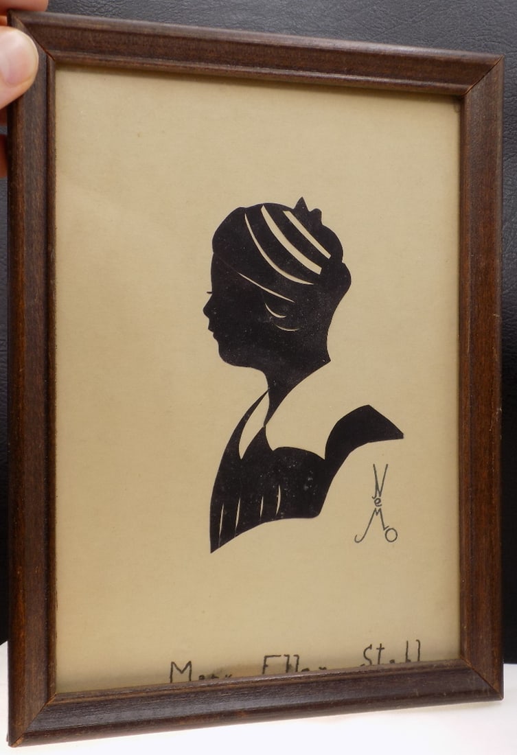 Vintage Joseph Markey Nemo signed silhouette: Vintage Joseph Markey Nemo signed silhouette. Signed as shown in photo. 1960s vintage Disney Land artist. In very good original as found condition. Great quality and detail. Frame 7 ¾ x 5 &frac