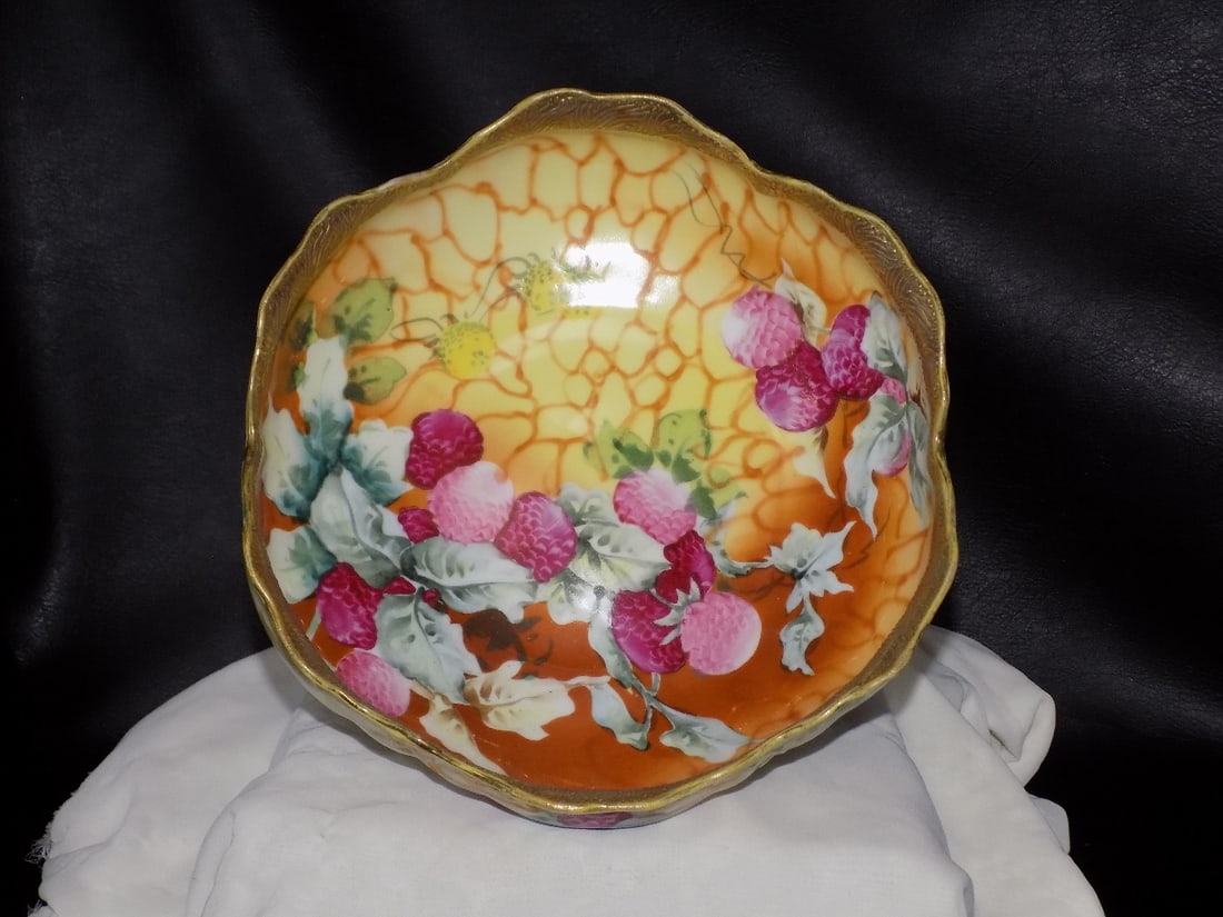 Beautiful vintage hand painted Nippon bowl with berries: Beautiful vintage hand painted Nippon bowl with berries. Marked on bottom as shown in photo. In very good original as found condition. Great quality and detail. 8 ¾ wide x 3 ½ inches tal