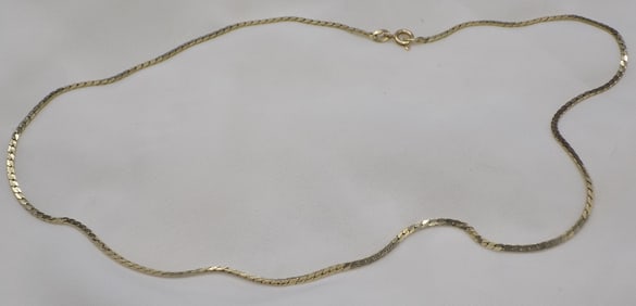 14k yellow gold necklace. 18 3/4 inches long.