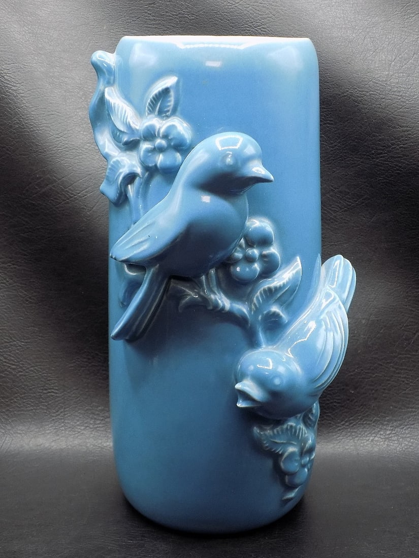 Red Wing art pottery vase with birds (1 of 6)