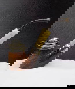 Antique Standard Briar Pipe with carved deer in wood: Antique Standard Briar Pipe with carved deer in wood. Measures 5 1/4 In very good original as found condition. Beautiful colors with Great quality and detail. For in house shipping. Please call Mike a