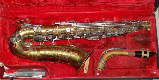 Vintage The Martin Imperial Elkhart Indiana Saxophone with case
