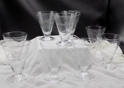 Set of 9 Elegant Vintage 1930s French Art Deco Acid Etched Clear Wine Glasses