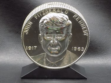 Very nice vintage John Kennedy portrait bank