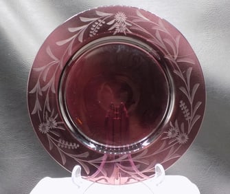 Beautiful signed Steuben art glass plate