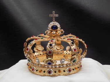 Magnificent jeweled crown
