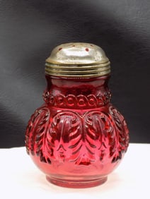 Vintage Northwood Leaf Umbrella cranberry art glass sugar shaker