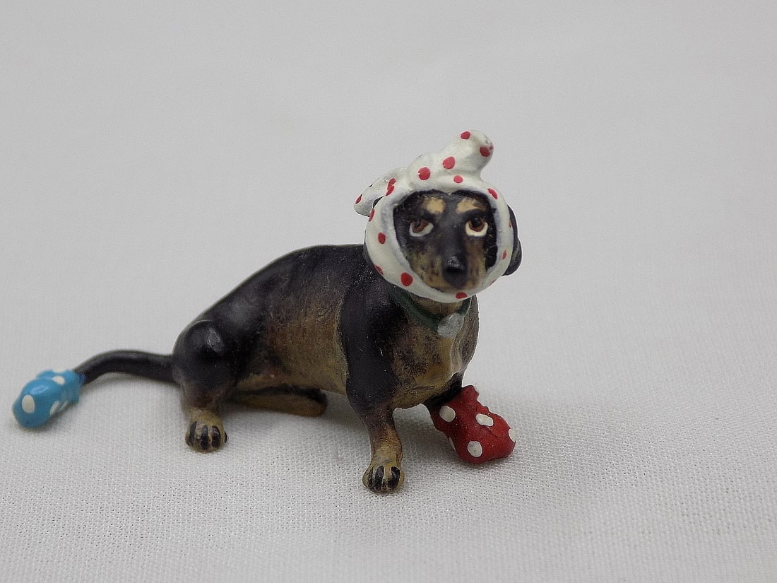 Vintage signed  Bergman miniature Vienna bronze dog. (1 of 7)