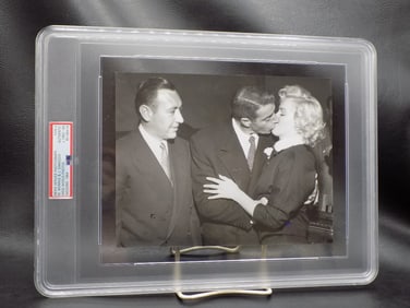 Authentic photograph Marilyn Monroe and Joe DiMaggio 1964 wedding photograph