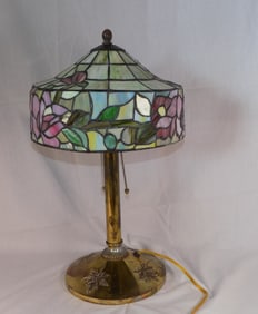 Vintage Brandley and Hubbard leaded glass table lamp