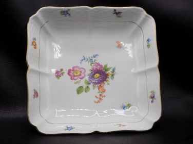 Lovely vintage Meissen floral decorated serving bowl