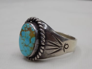 Vintage Native American Indian turquoise ring.
