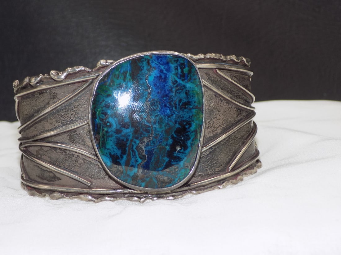 Vintage Native American Indian malachite sterling silver bracelet (1 of 6)