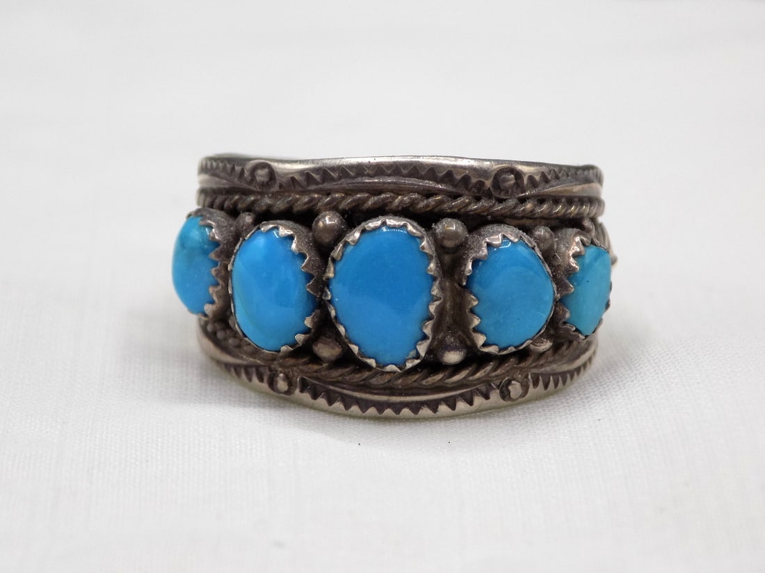 Vintage Native American Indian turquoise and sterling silver ring (1 of 6)