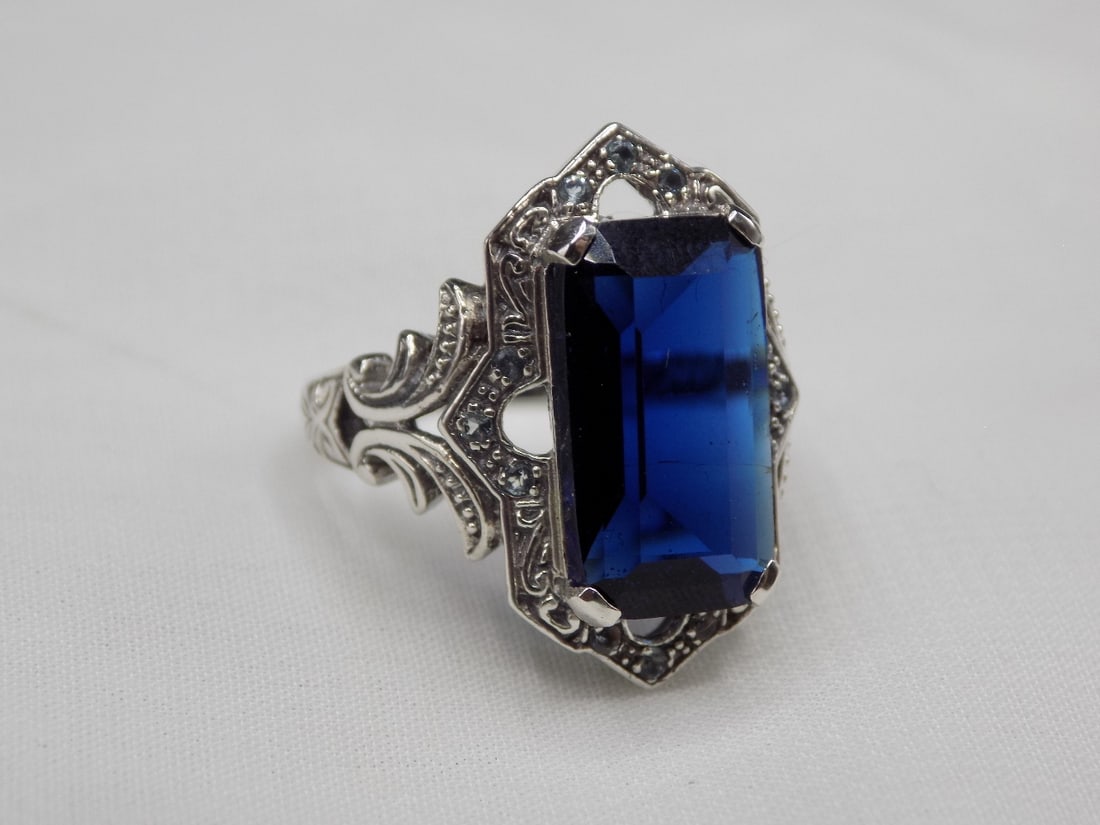 10 ct blue sapphire sterling silver ring (1 of 5)