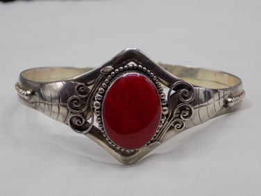 Vintage Native American Indian coral sterling silver bracelet