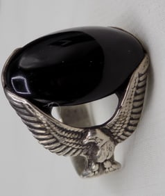 Vintage Native American Indian eagles sterling silver ring.