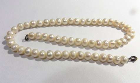 Vintage fresh water pearl necklace.
