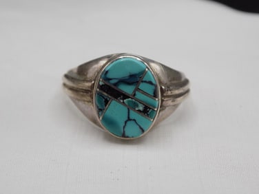 Vintage Native American Indian inlaid turquoise and sterling silver ring