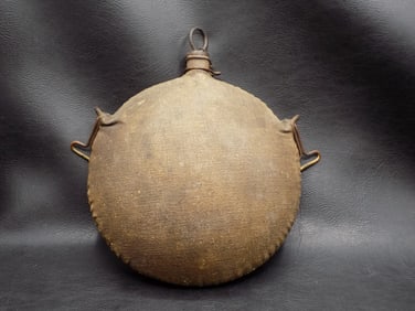 Civil war bull eye canteen model 1858.