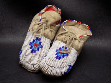 Vintage pair of vintage Native American Indian beaded moccasins