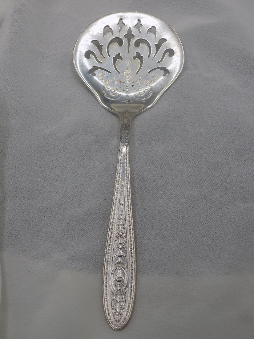 Vintage International Wedgewood sterling  silver tomato serving spoon (1 of 6)