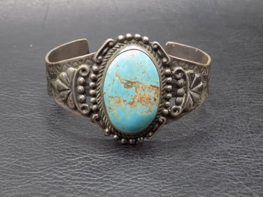 Vintage Native American Indian turquoise and silver bracelet