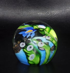 Vintaged signed Orient and Flume art glass paperweight