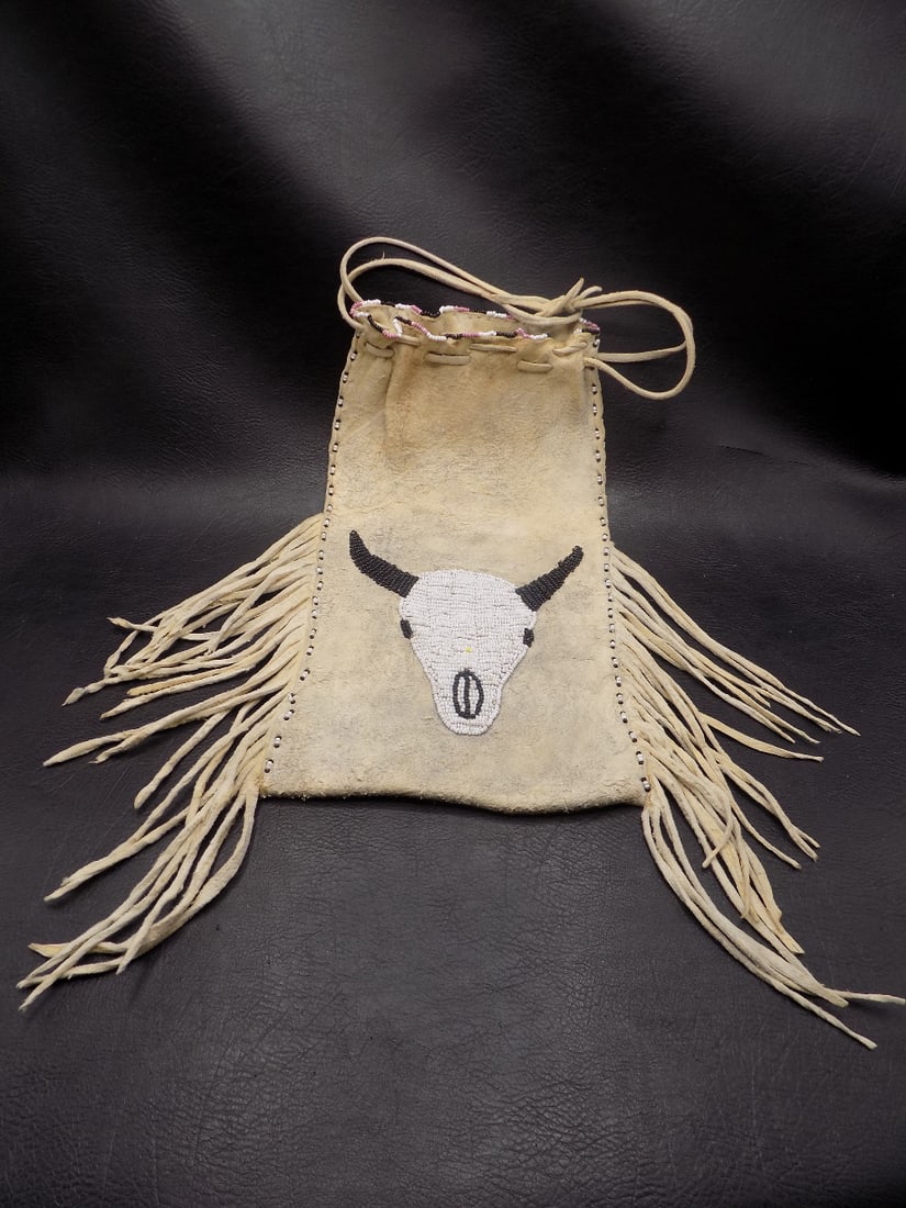 Vintage Native American Indian leather beaded bag with buffalo (1 of 8)