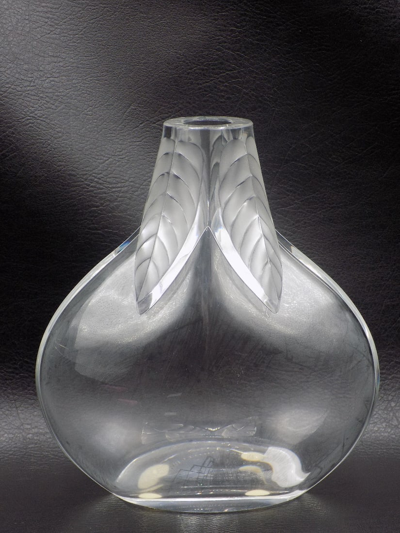 Vintage signed  Lalique art glass Osumi vase (1 of 8)