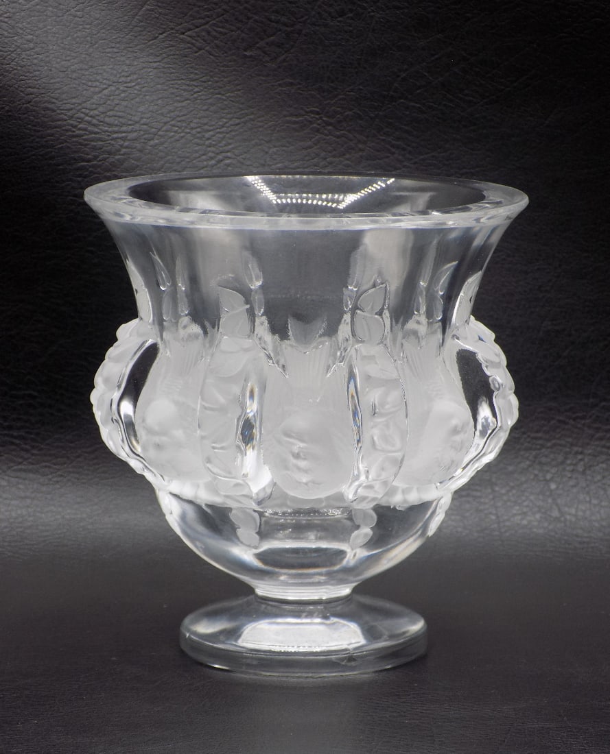 Vintage signed Lalique art glass Dampierre vase: Vintage signed Lalique art glass Dampierre vase. Signed as shown in photo. Beautiful colors. In very good original as found condition. Great quality and detail. 4 7/8 inches tall x 4 ½ wide at 