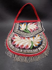 Fabulous antique Native American Indian Iroquois floral beaded bag
