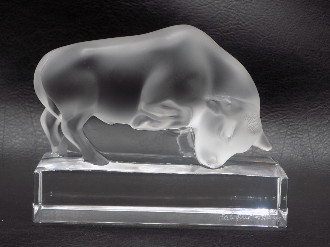 Vintage signed Lalique art glass buffalo (1 of 5)