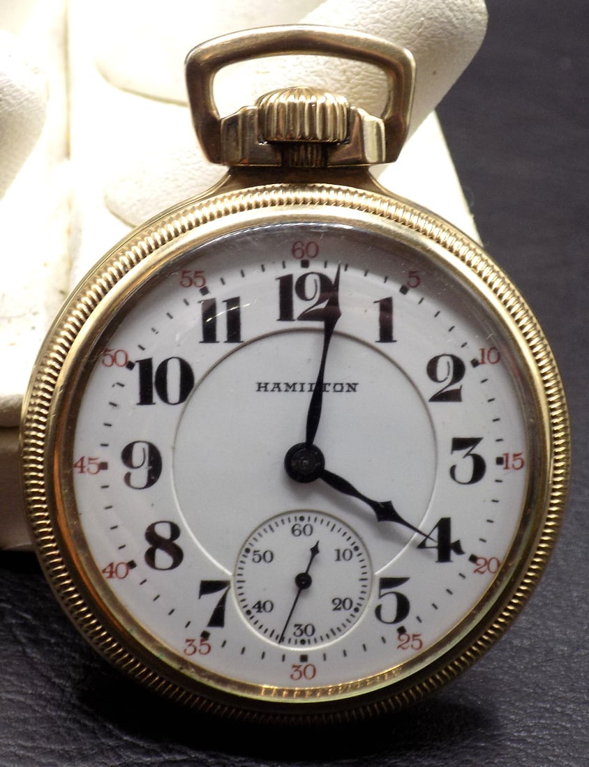 High end Hamilton 992 railroad grade 21 jewel 1924 pocket watch (1 of 6)