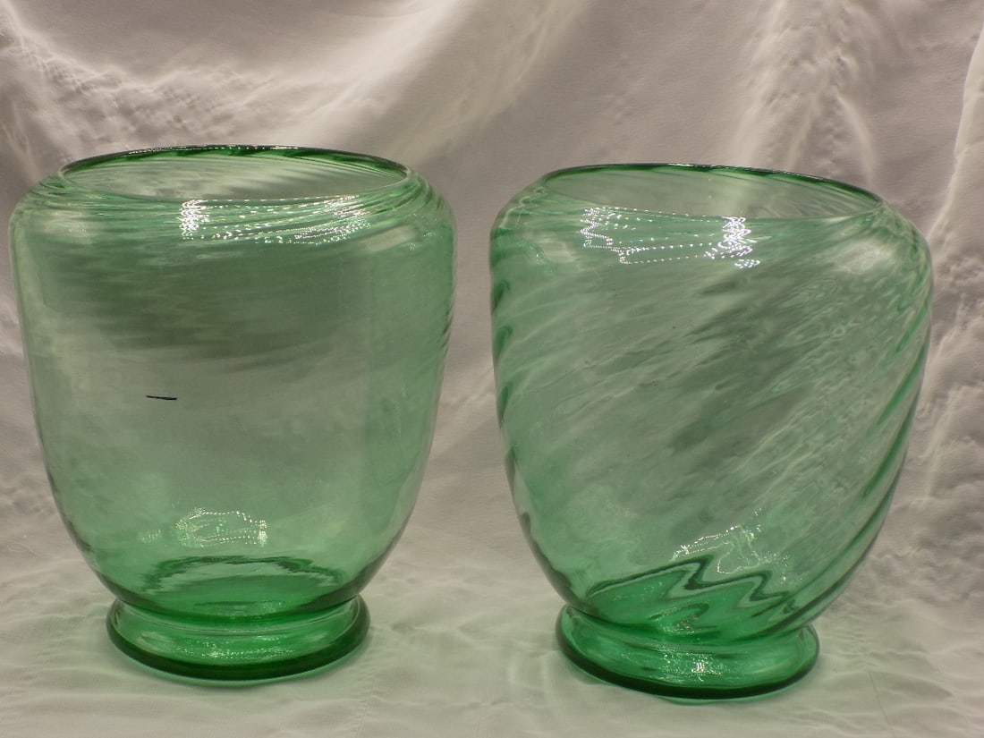 Two vintage Steuben art glass vases (1 of 9)