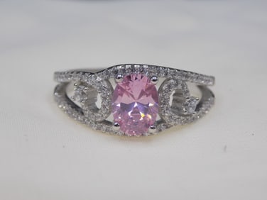 Beautiful 3 cwt pink sapphire and topaz sterling silver ring