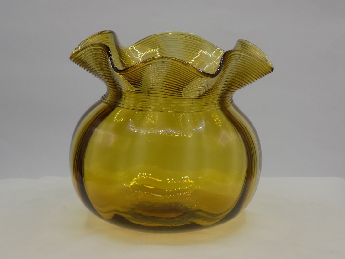 Vintage Steuben topaz art glass vase in Marshall Field & Company store bag: Vintage Steuben topaz art glass vase in Marshall Field & Company store bag. Shape 2633. Beautiful colors. In very good original as found condition. Great quality and detail. White lines are camera fla