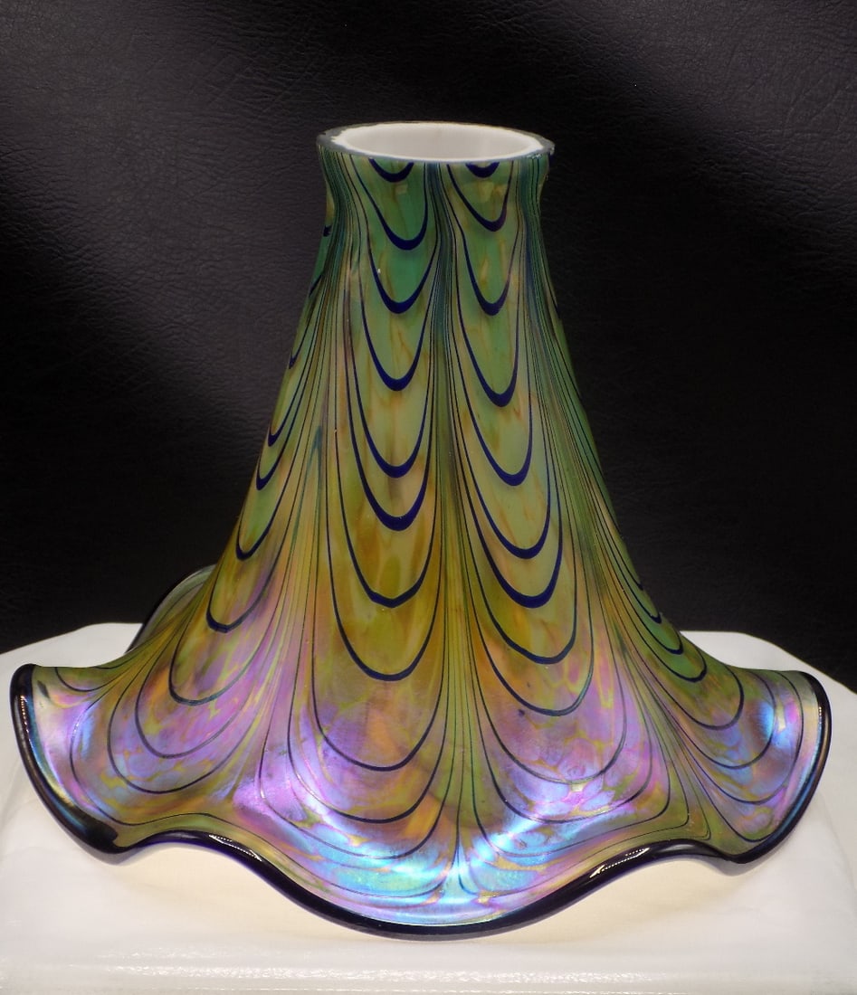 Beautiful vintage internal decorated art glass lamp shade (1 of 9)