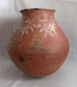 Antique Native American Indian Olla pottery vase