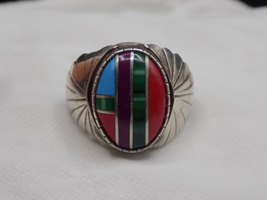 Vintage Native American Indian sterling silver ring with inlaid gemstones
