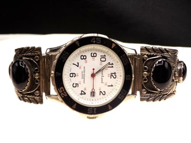 Vintage Native American Indian artist signed sterling silver watch band with jet
