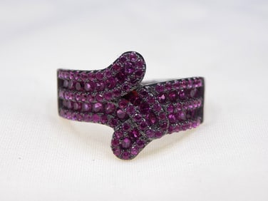 Beautiful 1 cwt rubies sterling silver ring