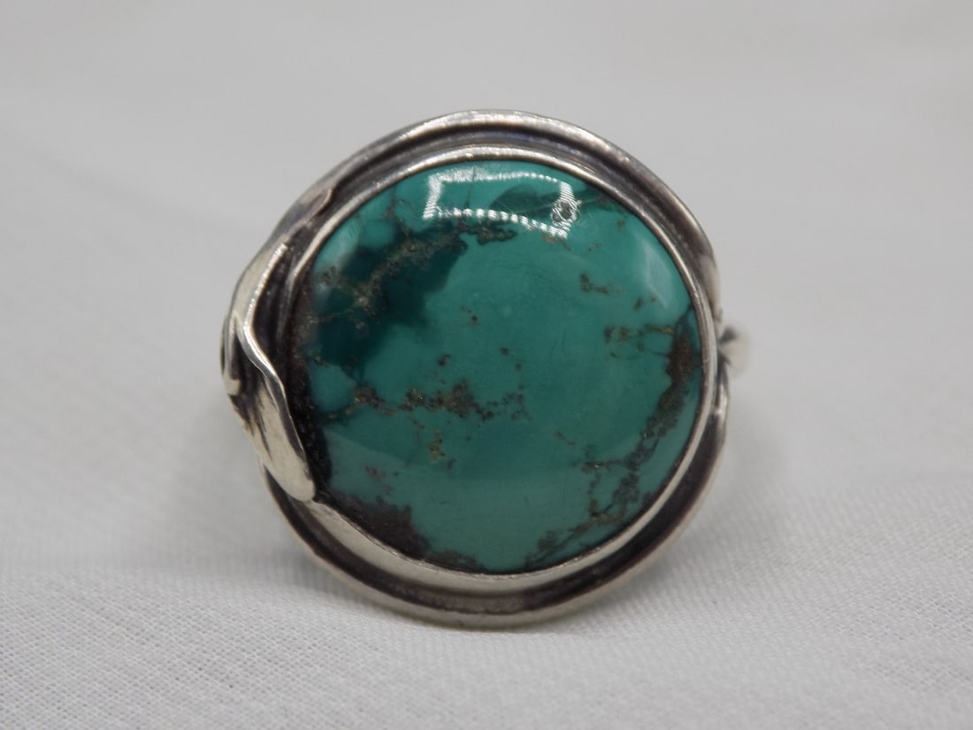 Vintage Native American Indian sterling silver ring with inlaid turquoise (1 of 2)
