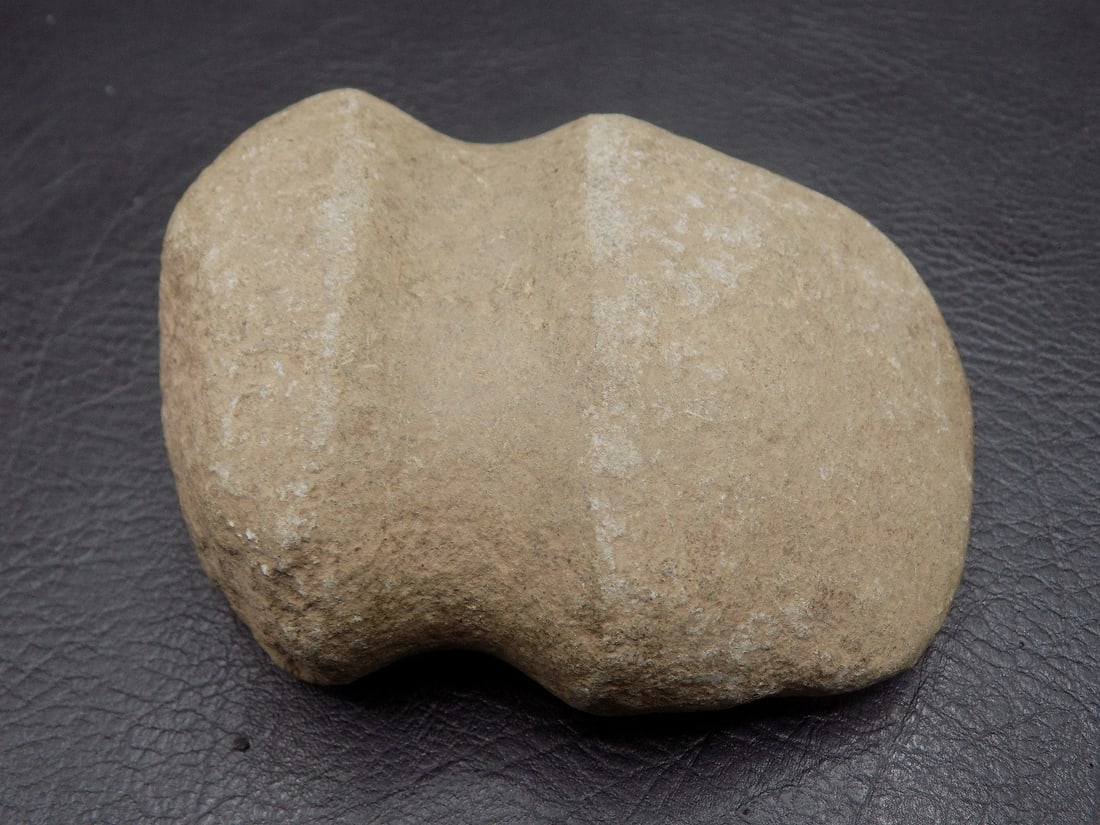 Very old Native American Indian stone axe head (1 of 7)