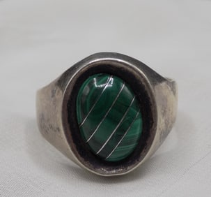 Vintage sterling silver ring with inlaid gemstones