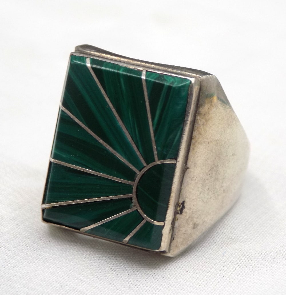 Vintage Native American Indian Zuni sterling silver ring signed SEC. (1 of 2)