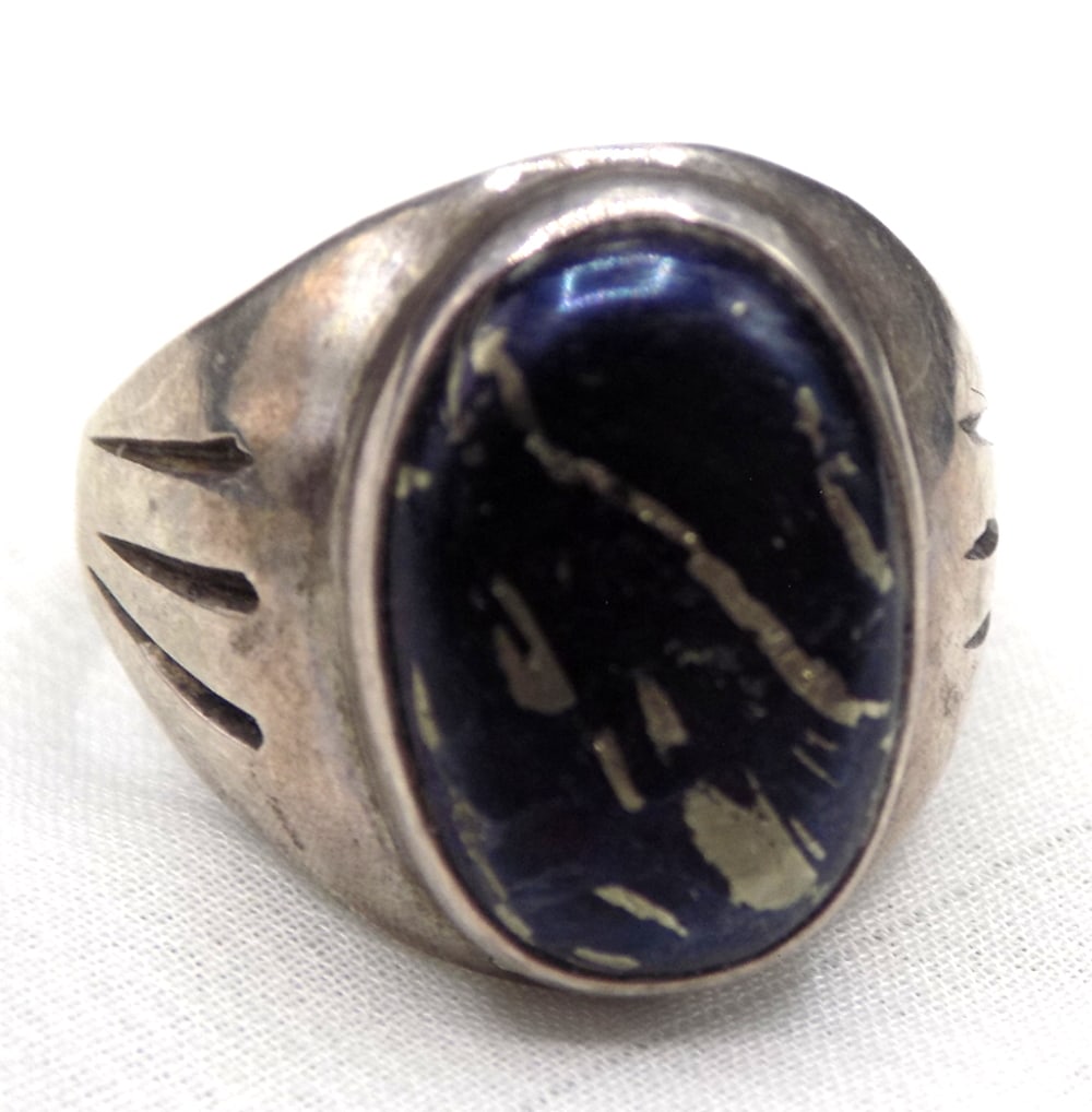 Vintage Native American Indian sterling silver ring signed D A (1 of 3)