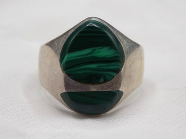 Mans malachite inlaid sterling ring.