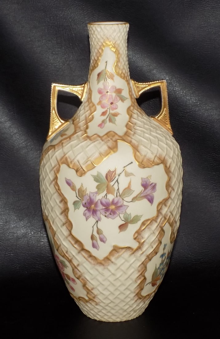 Exceptional antique Royal Rudolstadt floral hand painted vase: Exceptional antique Royal Rudolstadt floral hand painted vase. Marked on bottom as shown in photo. Beautiful colors. In very good original as found condition. Great quality and detail. 11 ½ inc
